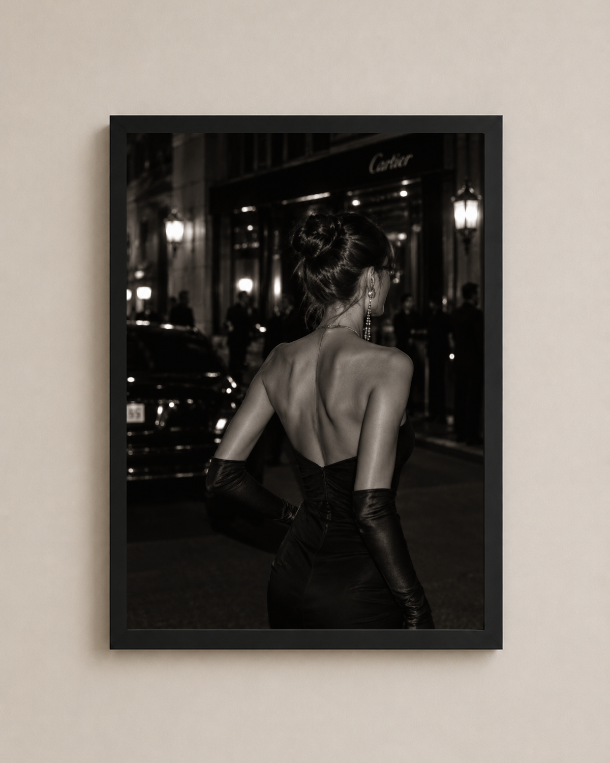 Tout En Noir Frame